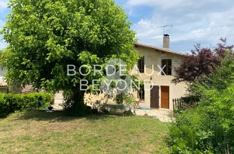 Ideal family home with BetB potential within walking distance of St Emilion