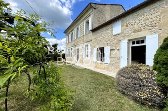 A stunning girondine home with beautiful original features with proximity to Saint Emilion. This beautiful home is luminous throughout with high ceilings and tall windows and offers generous living space, three bedrooms and room for expansion.