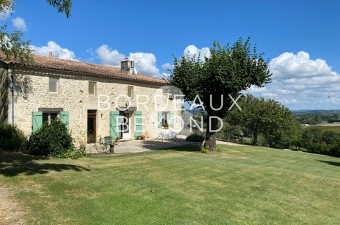 Location, location, location, this charming stone farmhouse has it all.  Not only is the property situated on the edge of a popular bastide town, within walking distance of all shops and amenities, but it also has the most amazing views across the valley.