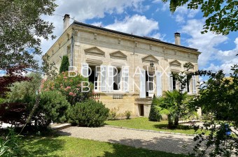 Magnificent residence 35 minutes from Bordeaux.