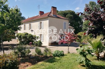 This formal maison de maitre has been extensively and well-restored throughout to provide a spacious family home with flexible accommodation.