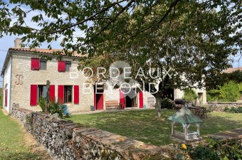 This traditional five bedroom farmhouse has comfortable reception spaces, great possibilities for development, a fantastic pool area and is just a short drive to the desirable bastide town of Monsegur.