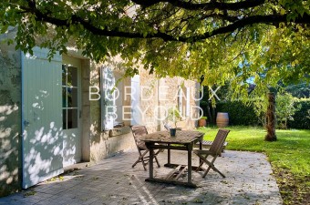 Charming property at the gateway to the Entre Deux Mers region.