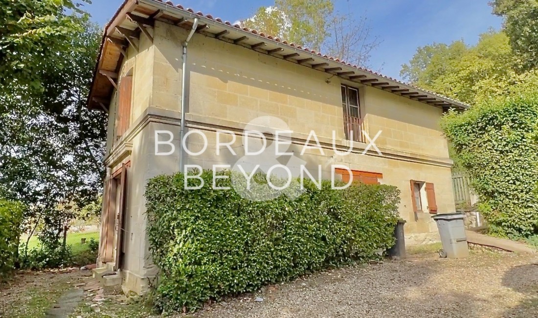 GIRONDE CAMBES Houses for sale